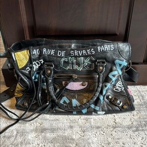 Black Graffiti-Style Women's Bag